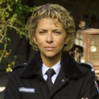 voir serie Une femme d'honneur saison 11
