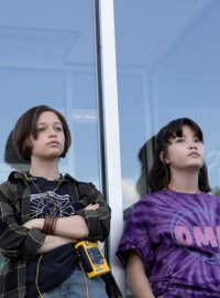 voir serie Paper Girls saison 1